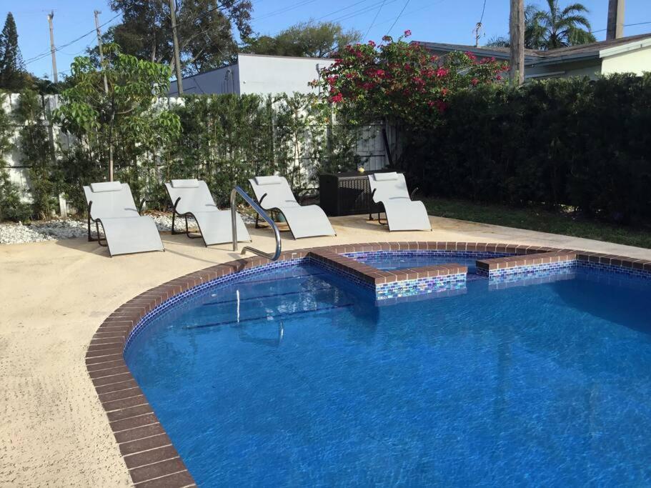 Home With A Pool Close To Beach And Fll Airport Pool Heated October- March Fort Lauderdale Dış mekan fotoğraf