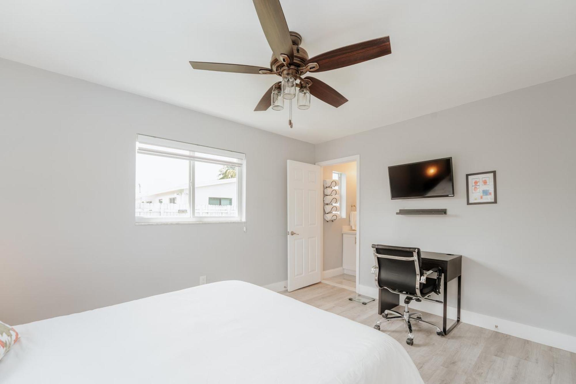 Home With A Pool Close To Beach And Fll Airport Pool Heated October- March Fort Lauderdale Dış mekan fotoğraf